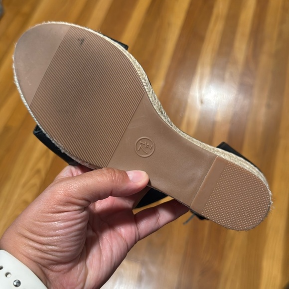 Black Wedge espadrilles - Picture 3 of 5